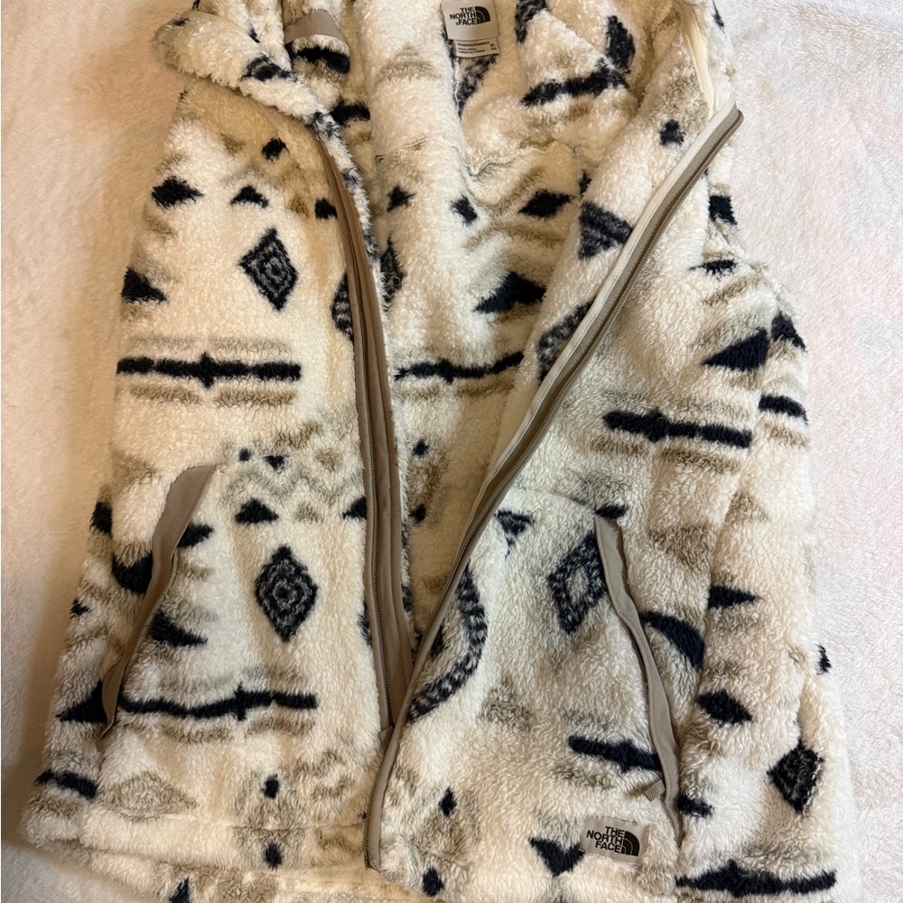 The North Face Patterned Fleece Vest in Black and Cream